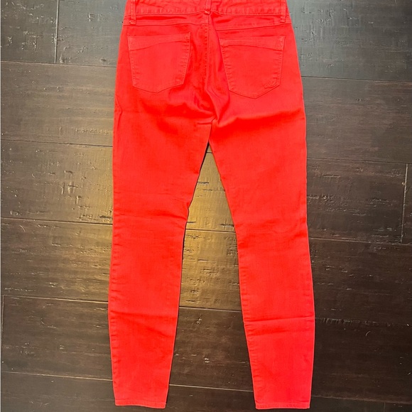 Express low-rise red skinny jeans. Size 4 - Picture 3 of 3